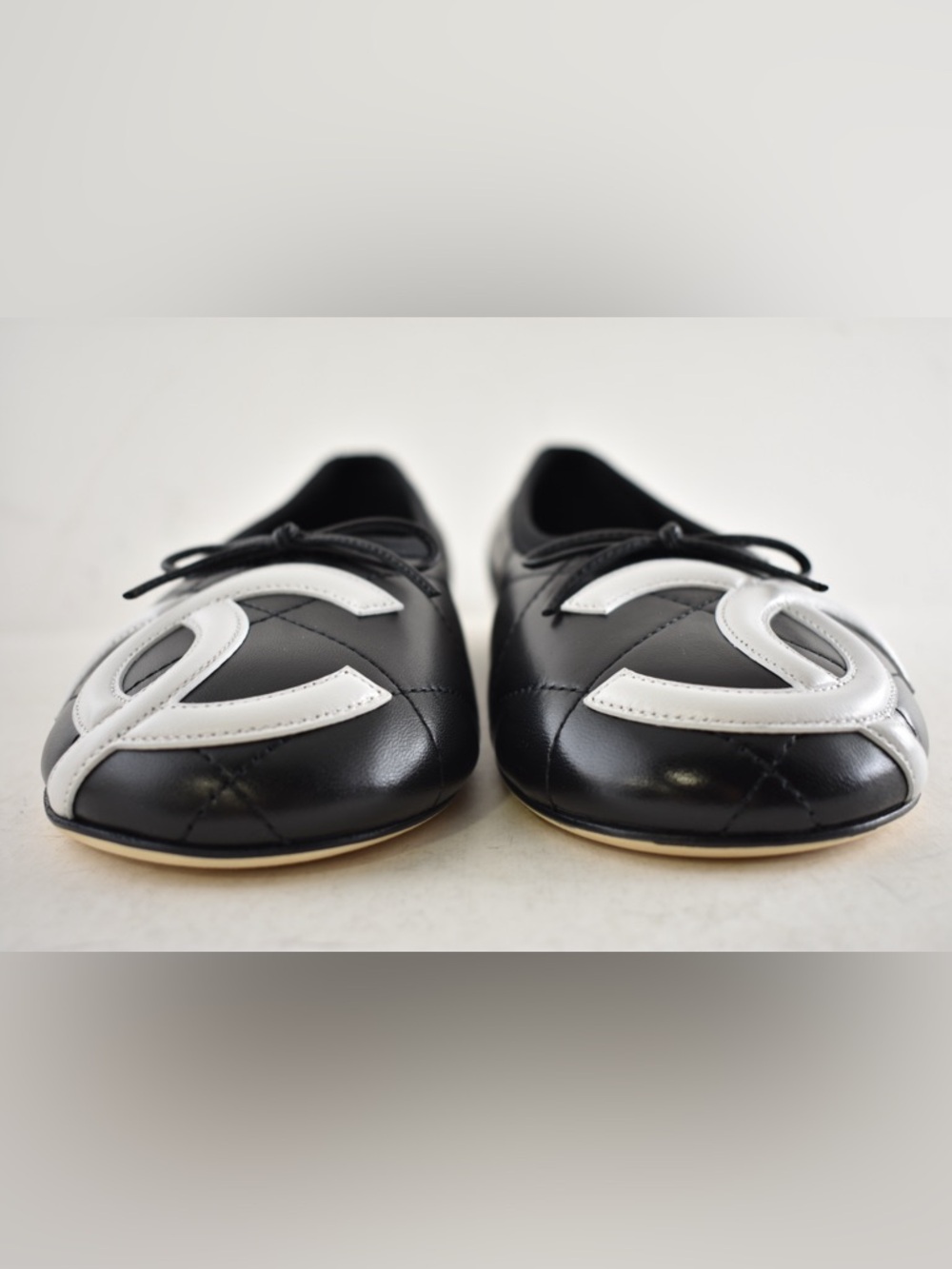 Chanel 26M Coco Beach Cambon Black White CC XL Logo Ballet Ballerina Flat 39.5 - Picture 8 of 16